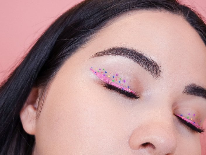 confetti-eyeliner-tutorial