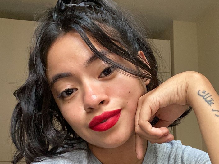 how to wear bold lipstick
