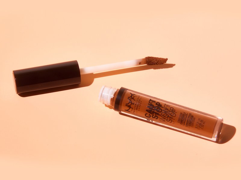 Best Makeup Products For Beginners And How To Use Them Makeup Com I am a makeup and makeup brush junkie, so naturally i had to have these pretty brushes if only for decoration in my bathroom. best makeup products for beginners and