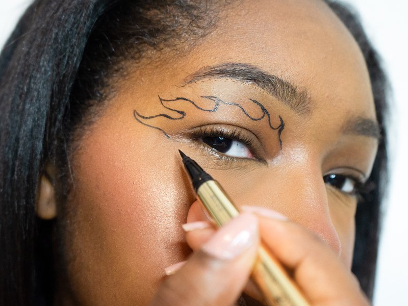 Flame eyeshadow top