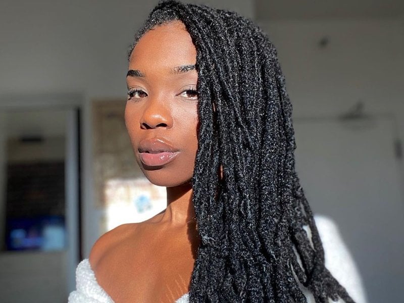How to Get Rid of an Itchy Scalp if You Have Locs 