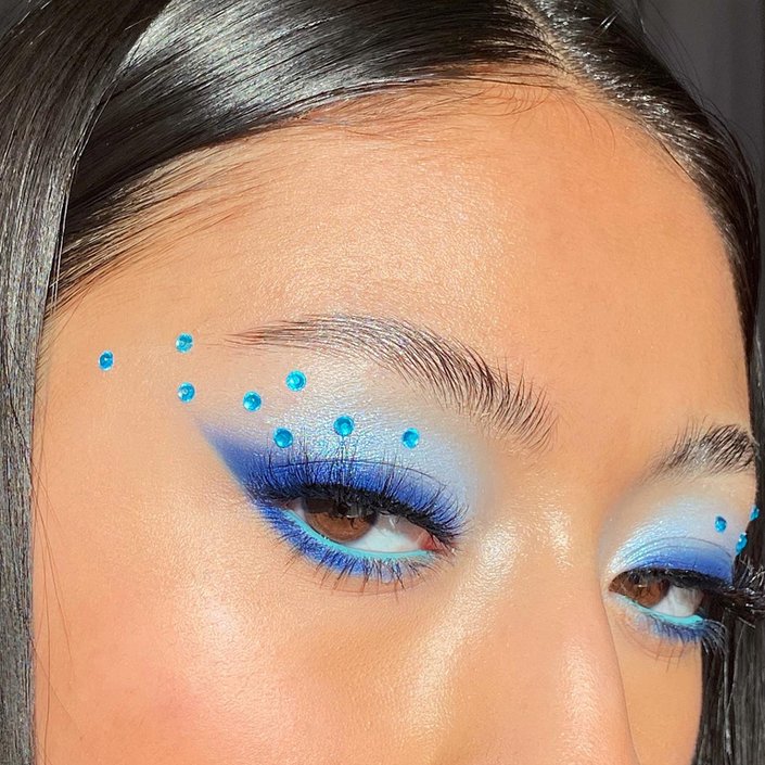 We’re Obsessed With Pastel Blue Shadow — And You Should Be Too