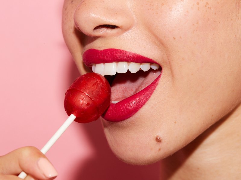 How to Wear Red Lipstick During the Day Like a Pro