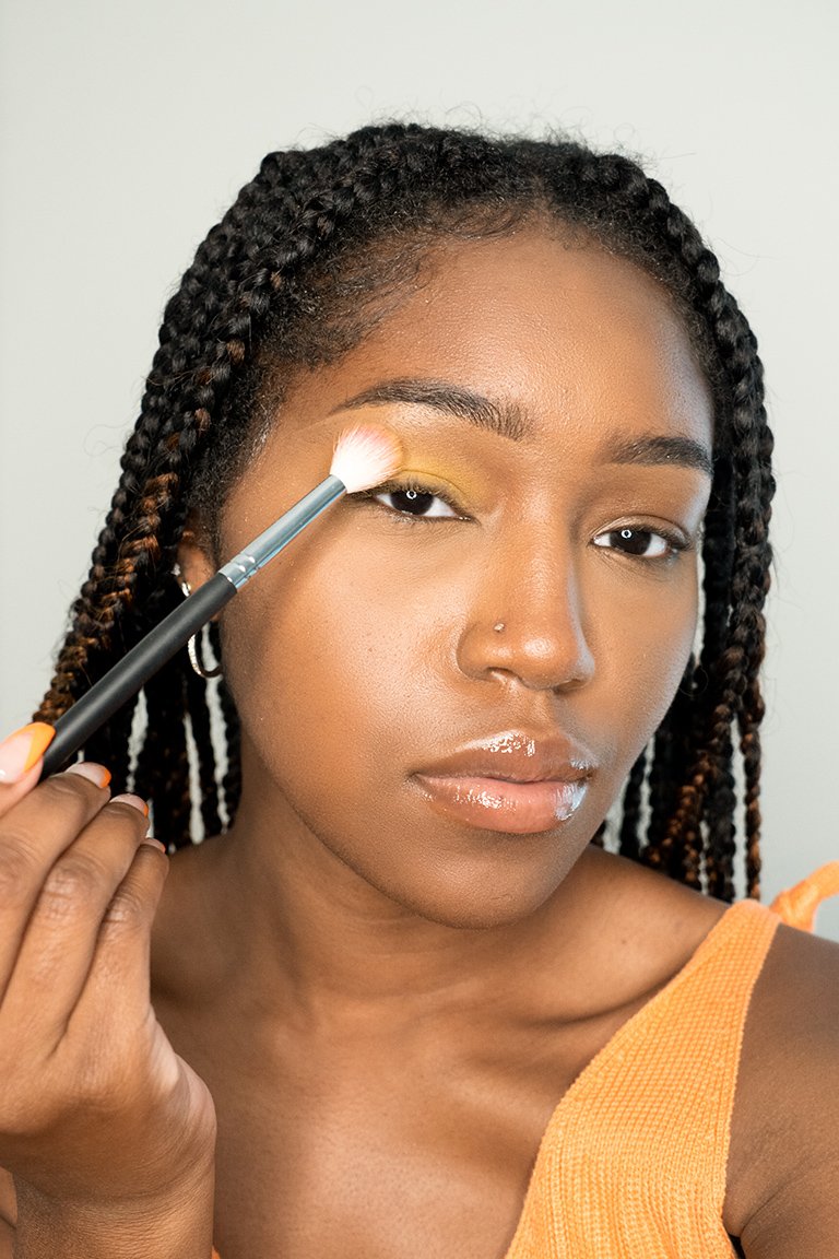 An Easy Colorful Yellow Eyeshadow Look Makeup