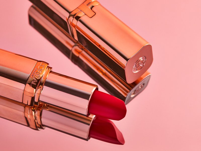 The Most Festive Lipstick Shades for the Holiday Season