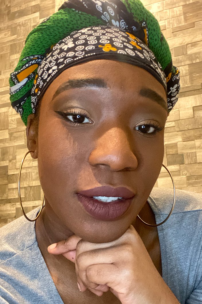 person wearing l'oreal paris infallibe foundation in a powder in deep amber