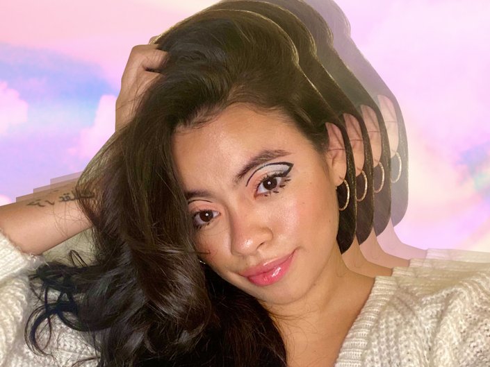 This Cotton Candy Eye Makeup Look Is the Perfect Balance Between Soft and Edgy