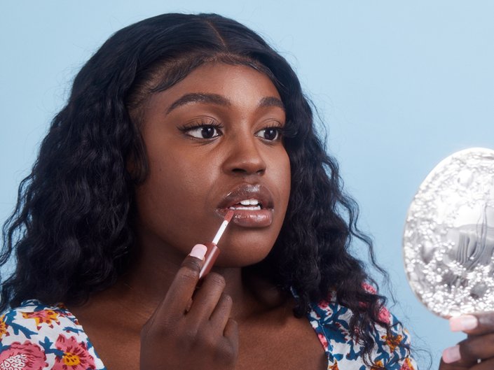 eksekverbar fredelig professionel Best Lip Glosses for Dark Skin Tones, According to Black Beauty Editors |  Makeup.com