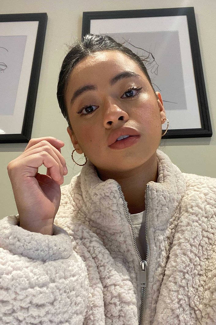 person wearing urban decay hydromaniac tinted glow hydrator