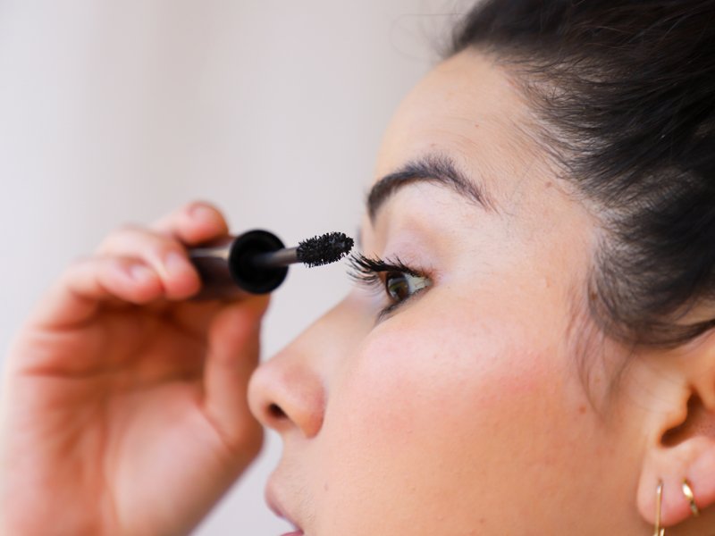 How to Get Perfectly Separated Eyelashes With Mascara, Once and for All