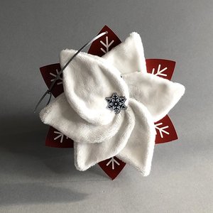 Take My Face Off Mitty Mini Poinsettia Gift Set
