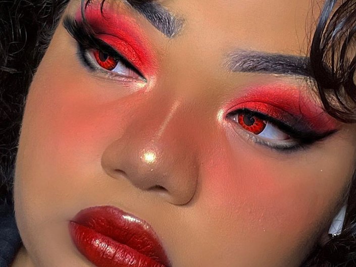 How to Use Colored Contacts