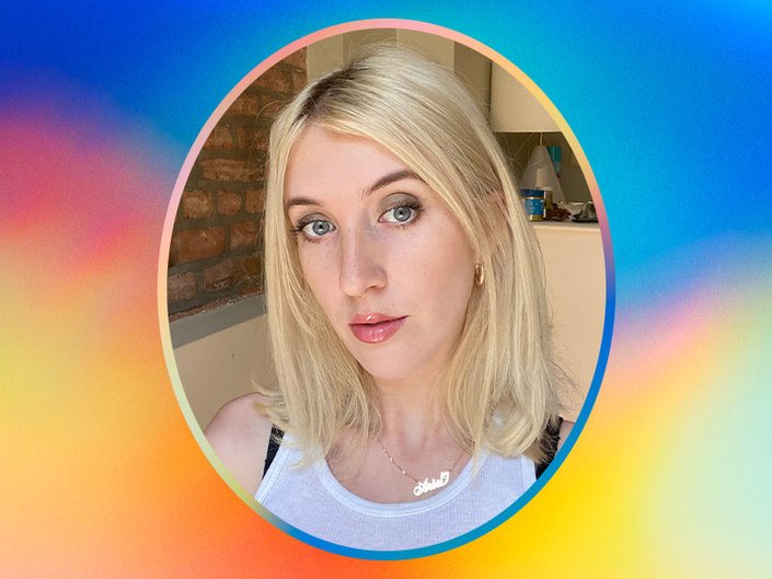 Person wearing the Urban Decay Naked Foxy Mini Eyeshadow Palette