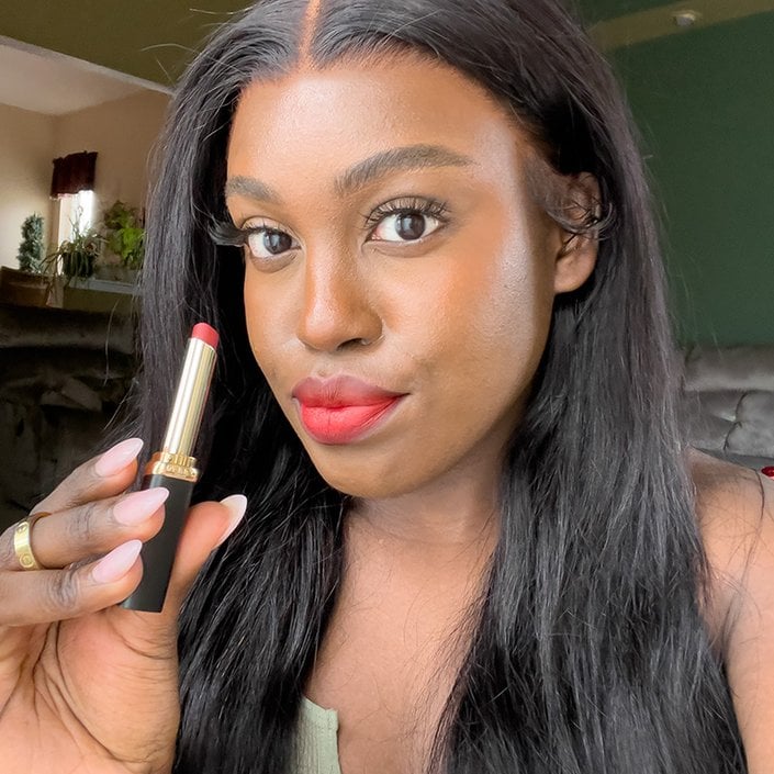 sarah L’Oréal Paris Colour Riche Intense Volume Matte Lipstick in Le Rouge Avant-Garde