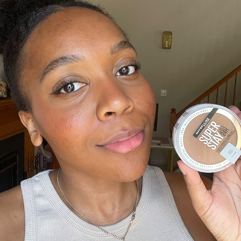 Kat wearing the Maybelline New York Super Stay Up to 24HR Hybrid-Powder Foundation in 355 