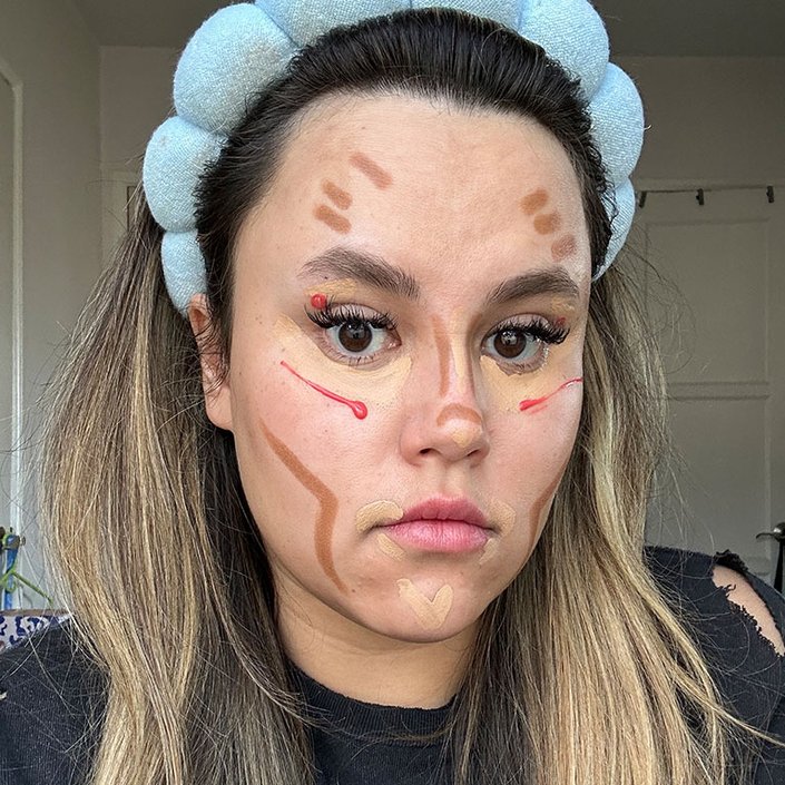 reece applying the revenge makeup filter