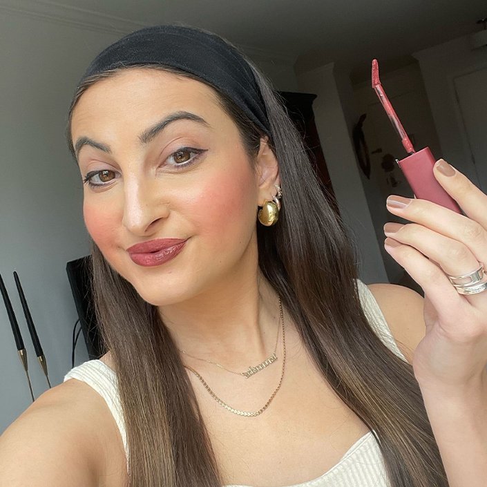alanna wearing the le matte resistance lipstick