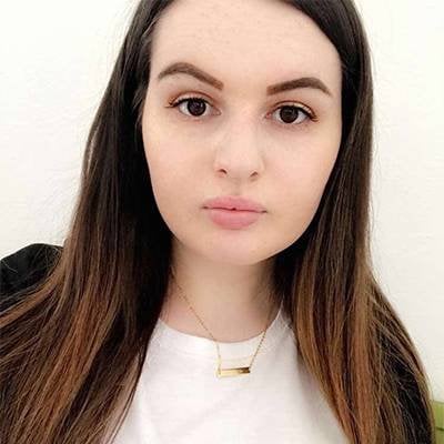 Margaret found her passion for beauty in elementary school, and it’s persisted ever since. Now, Margaret gets to write about and play with products aplenty—a dream come true. 