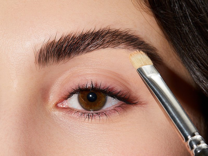 How to Use an Eyebrow Stencil, According to a Beauty Influencer