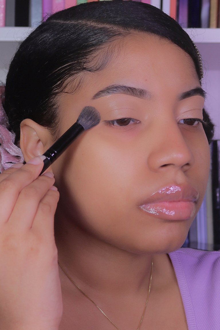 A Glossy Inner Corner Makeup Tutorial