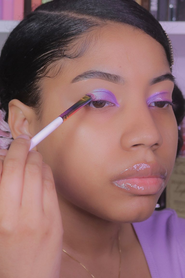 A Glossy Inner Corner Makeup Tutorial