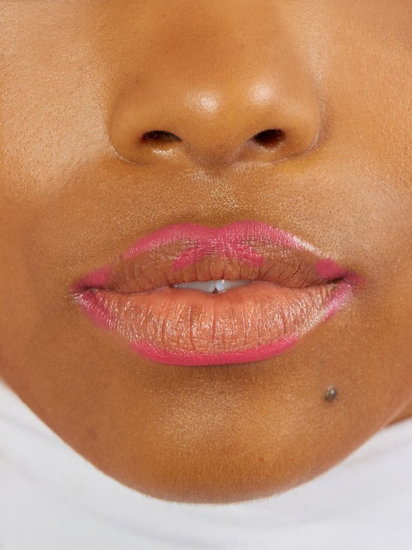 Makeup Hack for a Perfect Cupid’s Bow