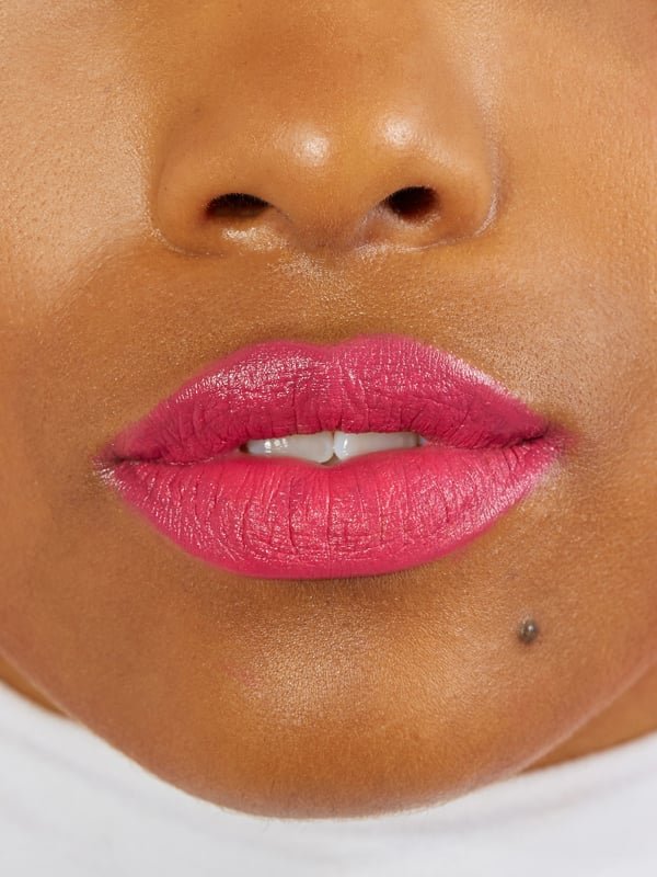 How to Apply Lip Liner on Your Cupid’s Bow