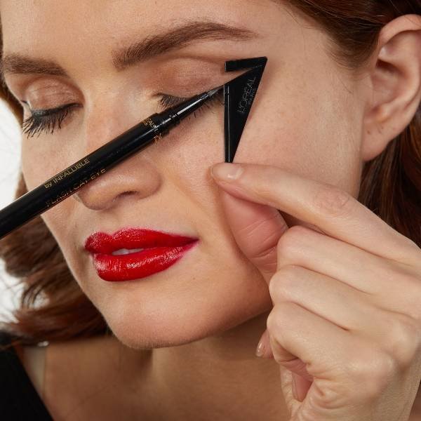 L Oreal Paris Flash Cat Eye Halloween Kit Makeup Com