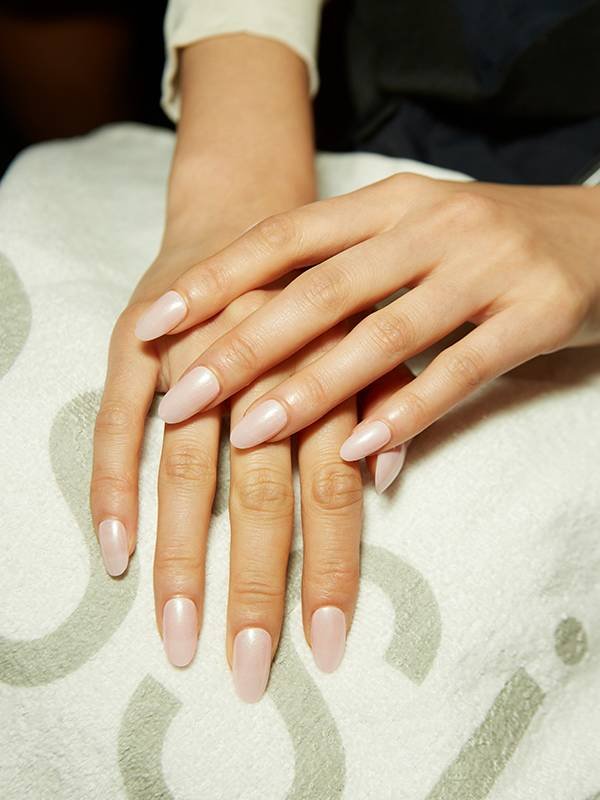 Nail Hack: How to Fix a Chipped Manicure 