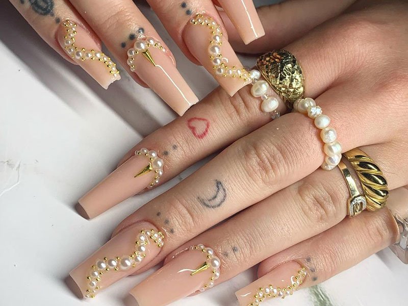 Pearl Nail Art for Every Occasion