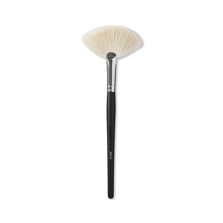 Differences Between Synthetic and Natural Makeup Brushes